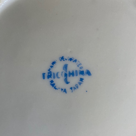 Vtg. doll dresser container/decoration, perfect—blk, or, yel, blue, gr, br.  $20 - Picture 4 of 10